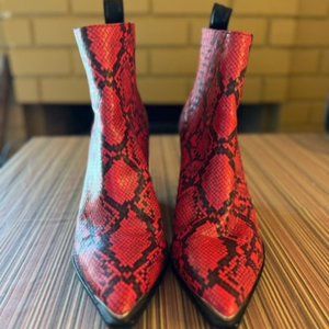 Kenneth Cole Snake Skin Chelsea Style Boots - Size 10